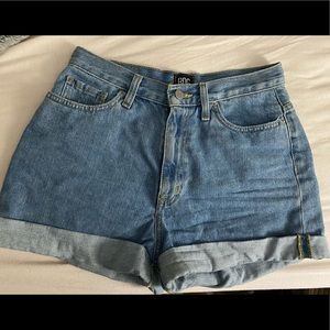 Mom high rise Jean shorts